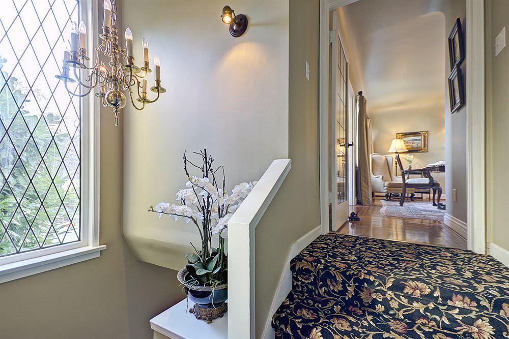 The English Bay Inn Langley Exterior foto