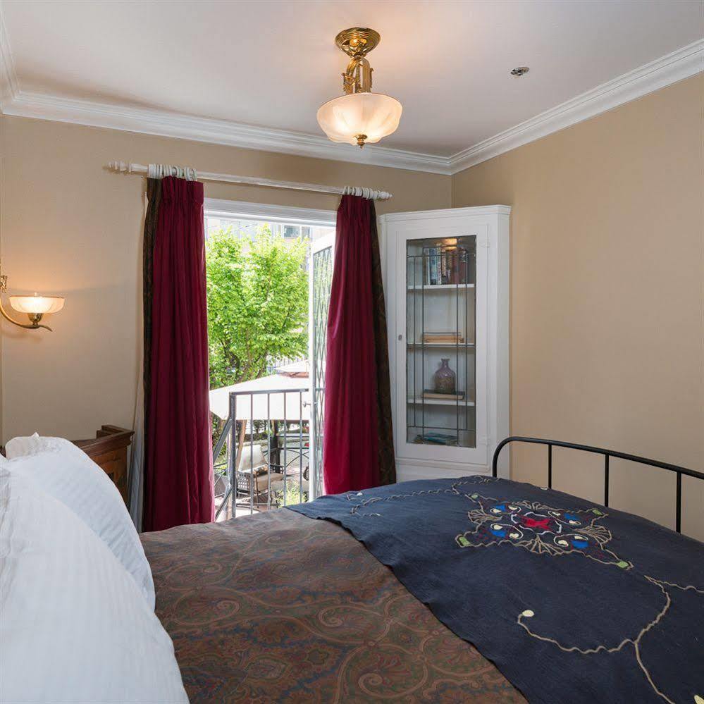 The English Bay Inn Langley Exterior foto